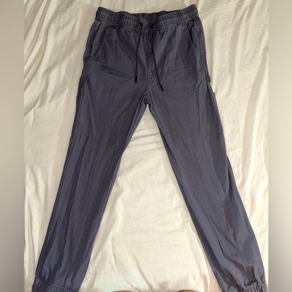NWOT CSG Men’s Tactical Cargo Jogger’s. Gray in color